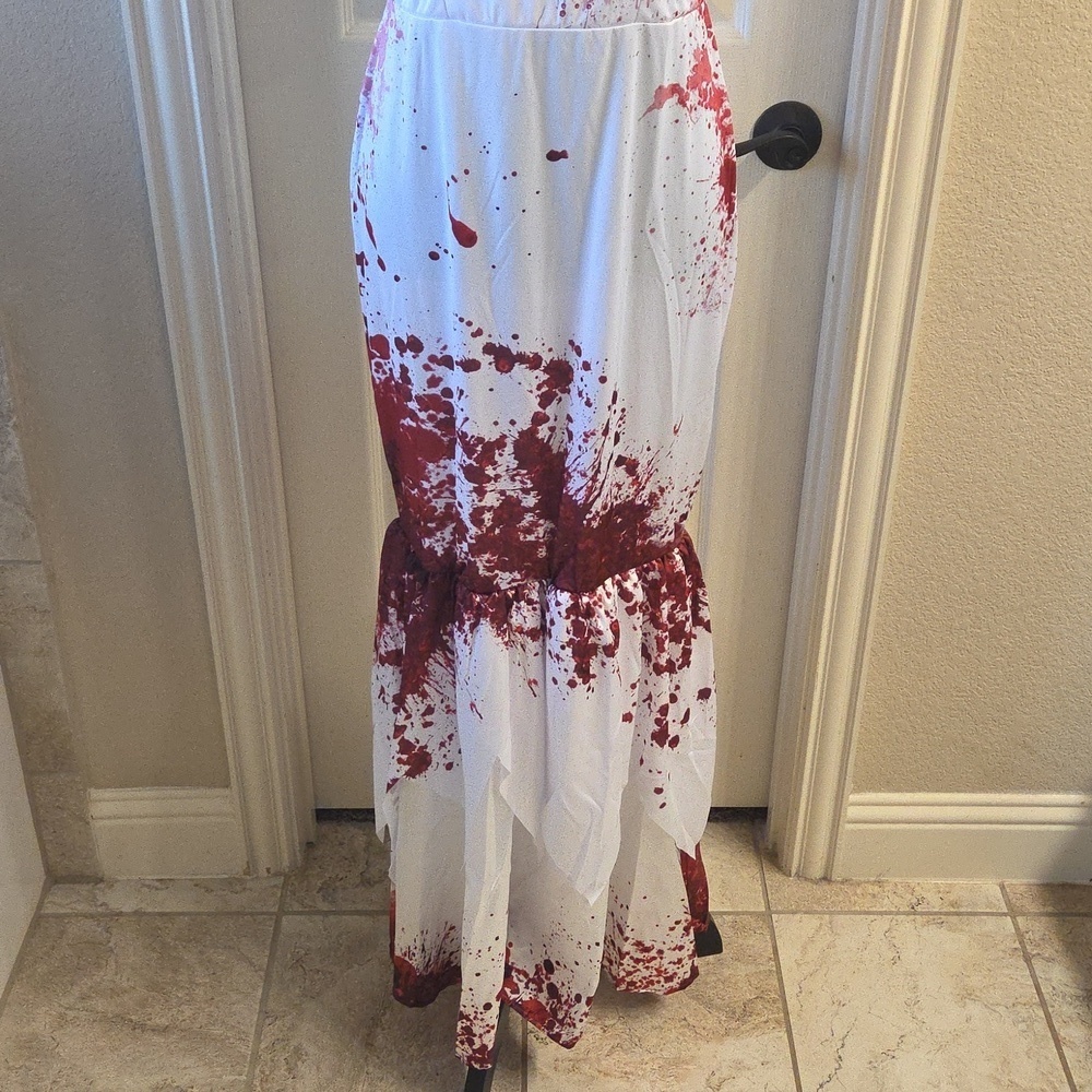 Zombie Bride Fishtail Blood Splattered Dress With Veil NWT - Picture 10 of 16